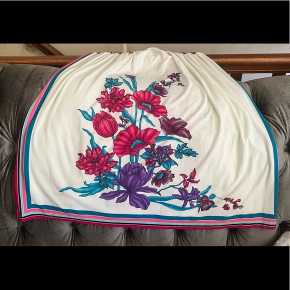 Woman Dress - Picture 3 of 5